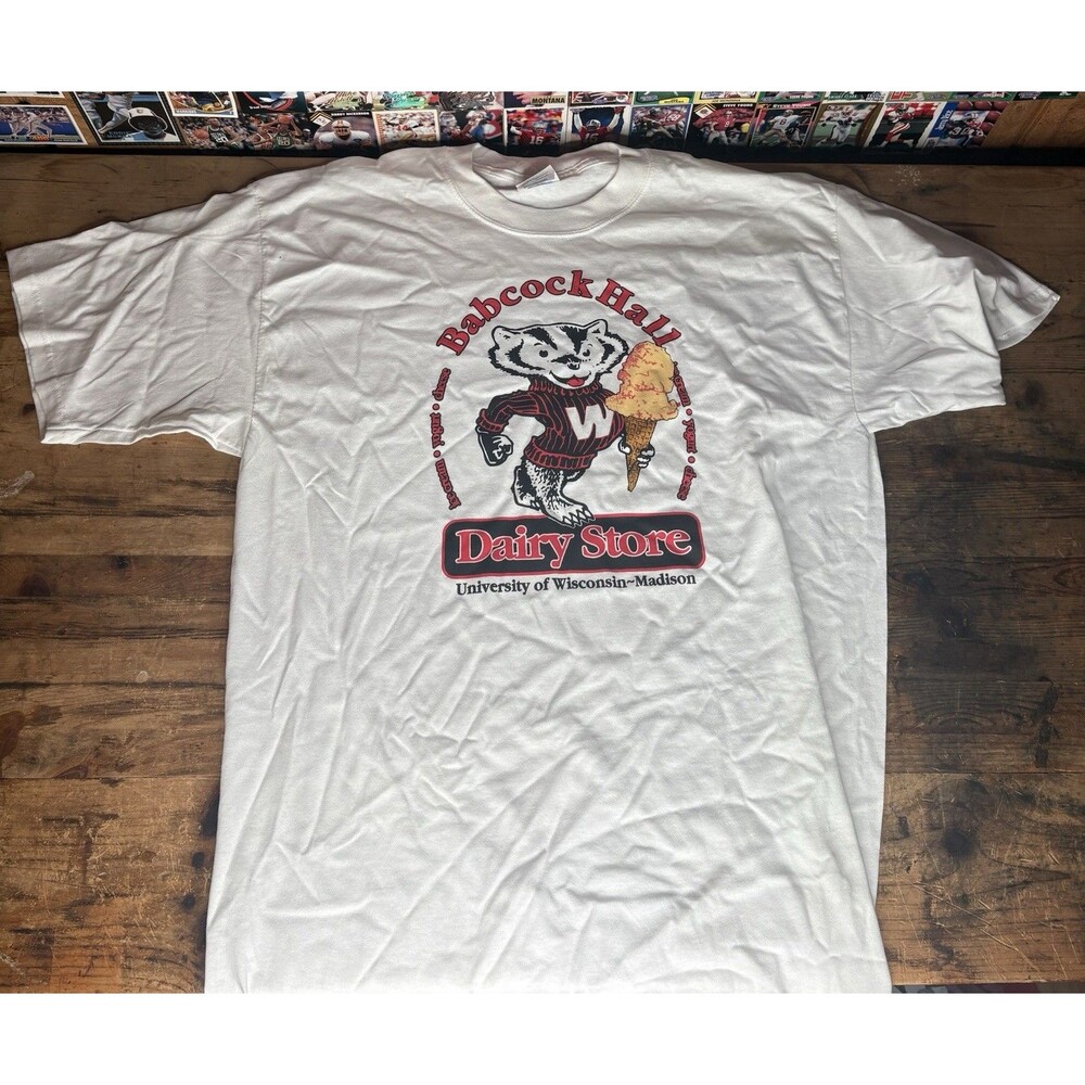 Vintage University Of Wisconsin Badgers Babcock Hall Dairy Store T Shirt Mens XL